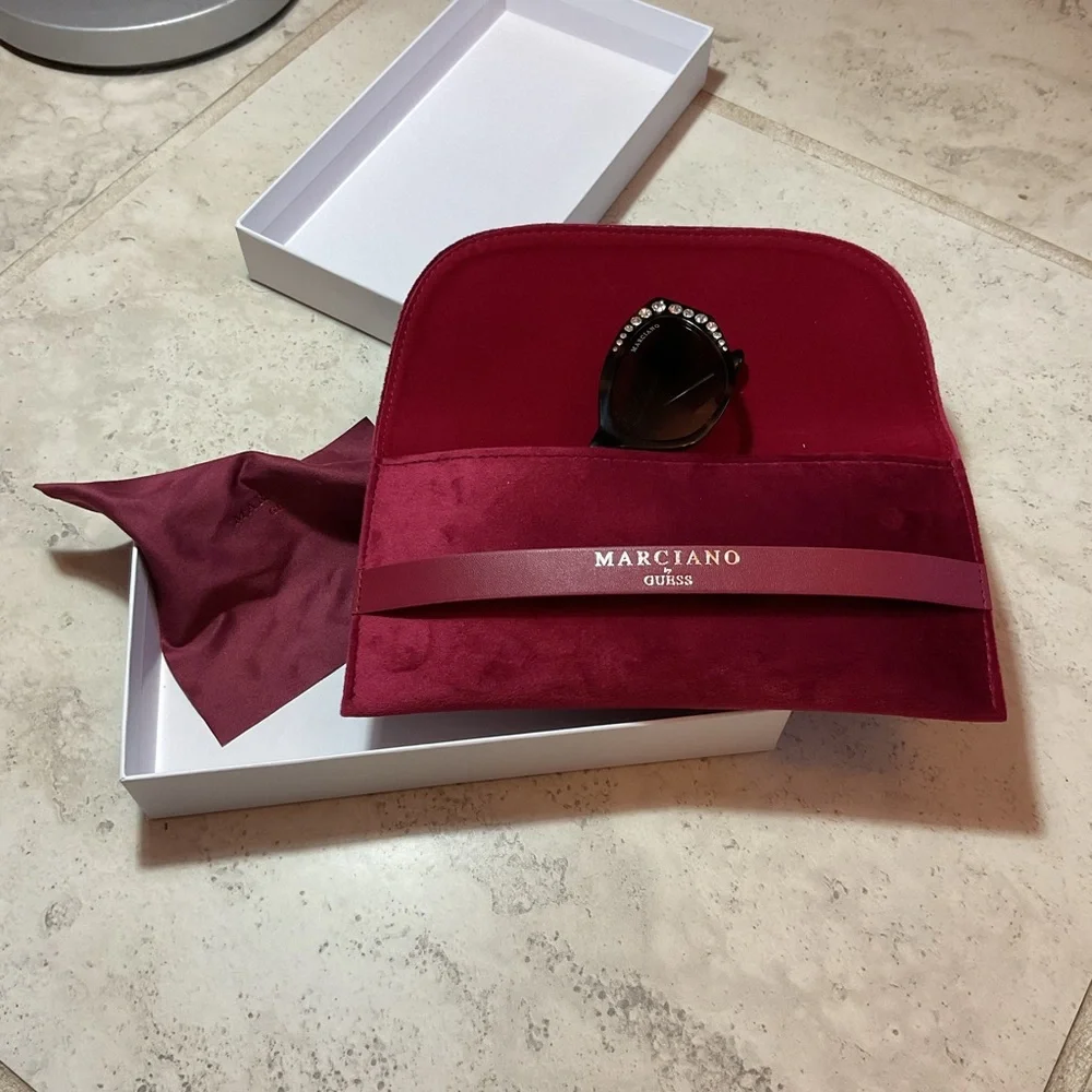 NIB Guest jeweled sunglasses, “Marciano“ black frames, velvet case